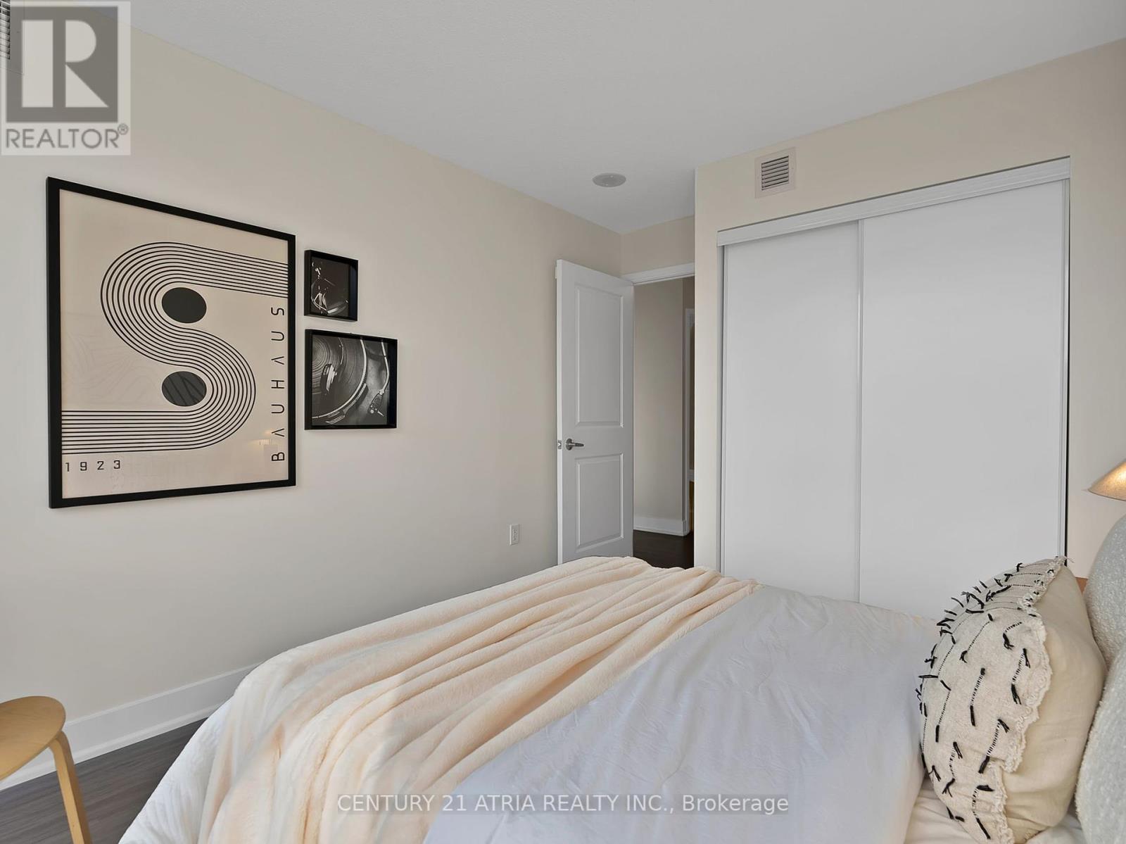 609 - 23 Sheppard Avenue E, Toronto, Ontario  M2N 2Z8 - Photo 9 - C12361050