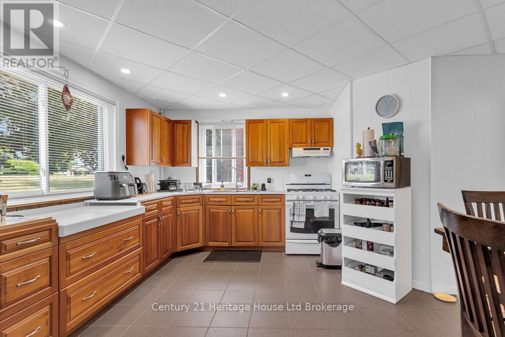 686 Goshen Road, Norfolk, Ontario  N4G 3C9 - Photo 25 - X12258037