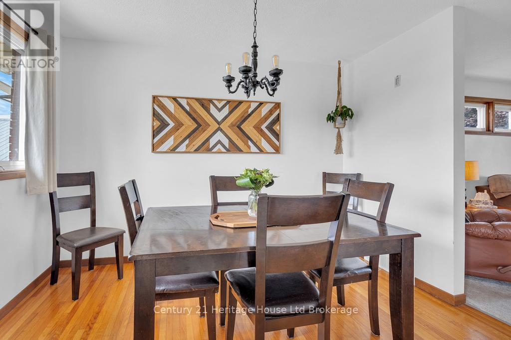 686 Goshen Road, Norfolk, Ontario  N4G 3C9 - Photo 6 - X12258037