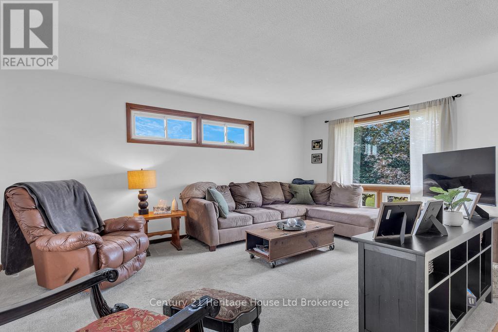 686 Goshen Road, Norfolk, Ontario  N4G 3C9 - Photo 5 - X12258037