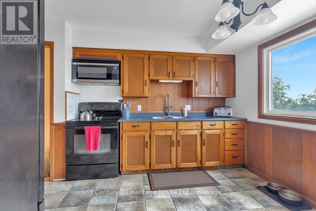 686 Goshen Road, Norfolk, Ontario  N4G 3C9 - Photo 7 - X12258037