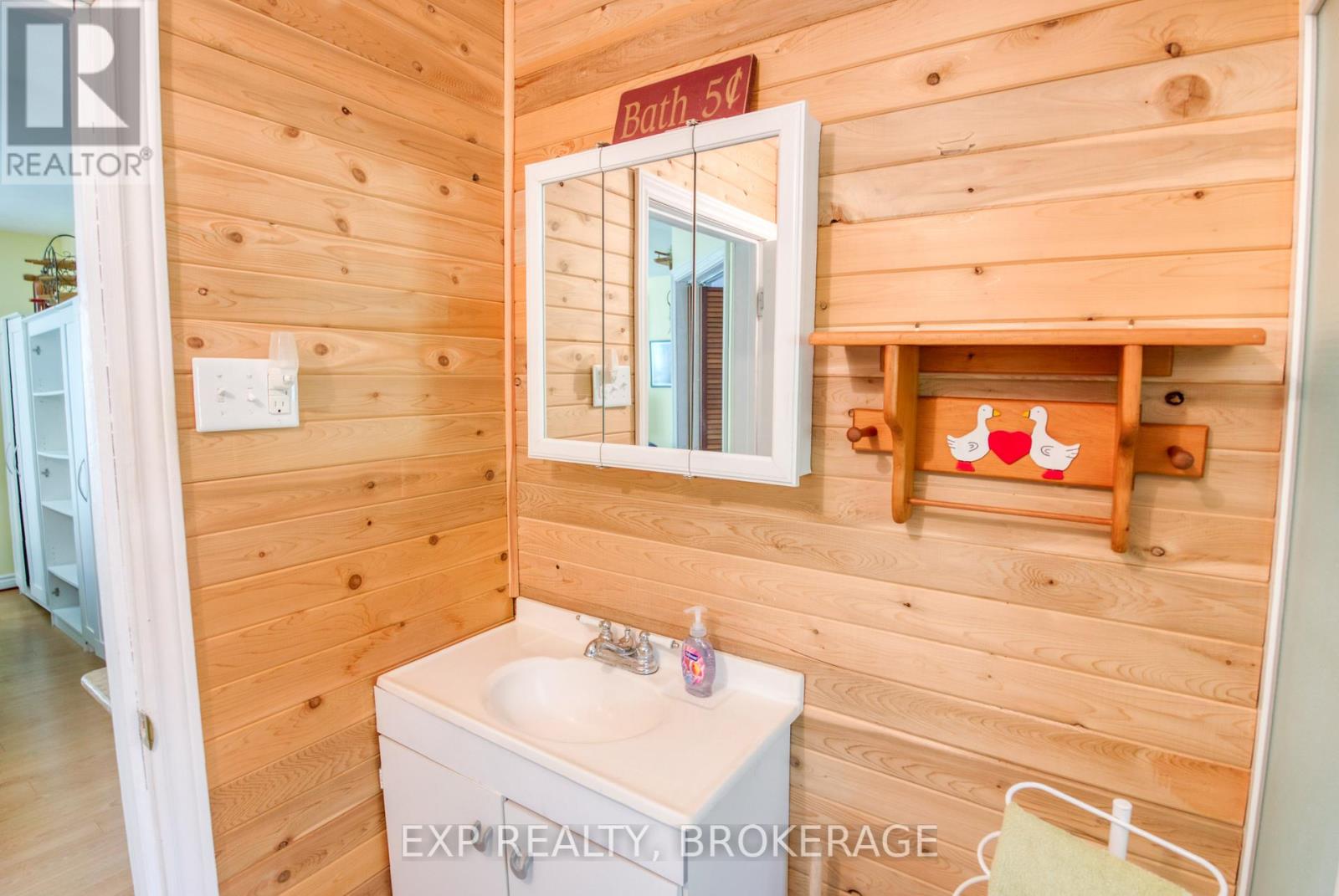 1036 Lakeshore Road, Frontenac (Frontenac Centre), Ontario  K0H 1B0 - Photo 24 - X12361091