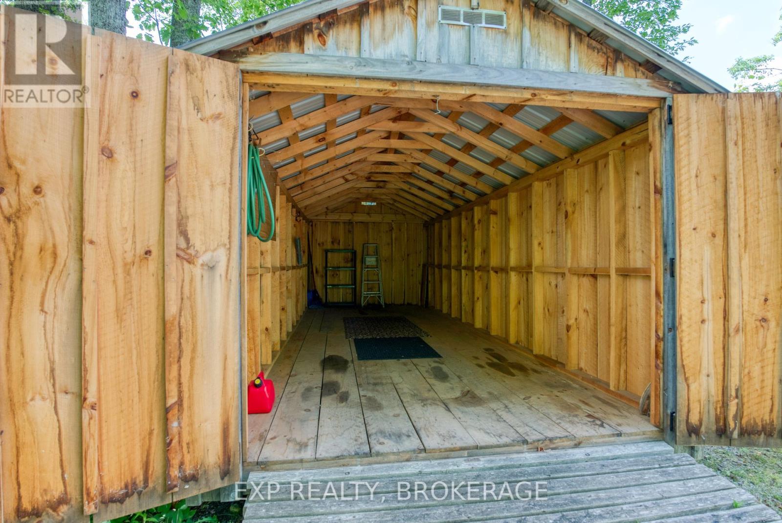 1036 Lakeshore Road, Frontenac (Frontenac Centre), Ontario  K0H 1B0 - Photo 7 - X12361091