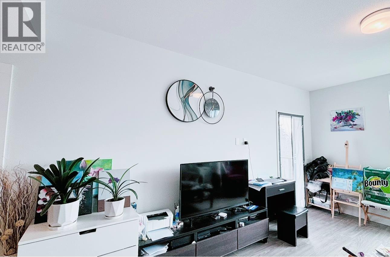 Listing Picture 4 of 29 : 411 6438 BYRNEPARK DRIVE, Burnaby / 本拿比 - 魯藝地產 Yvonne Lu Group - MLS Medallion Club Member