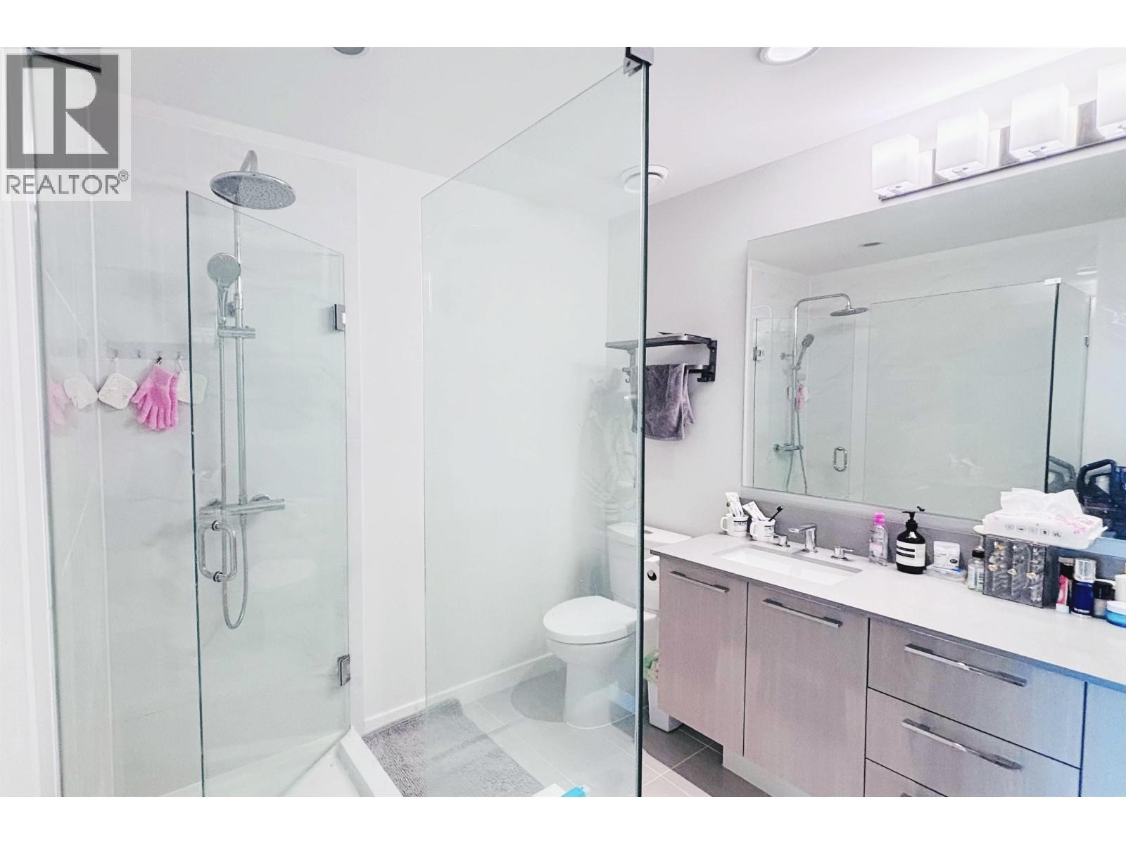 Listing Picture 11 of 29 : 411 6438 BYRNEPARK DRIVE, Burnaby / 本拿比 - 魯藝地產 Yvonne Lu Group - MLS Medallion Club Member