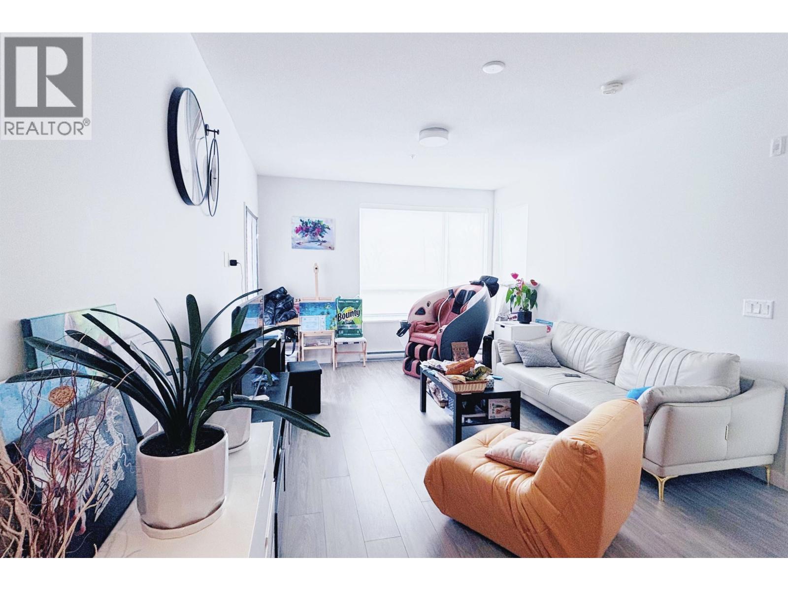 Listing Picture 3 of 29 : 411 6438 BYRNEPARK DRIVE, Burnaby / 本拿比 - 魯藝地產 Yvonne Lu Group - MLS Medallion Club Member
