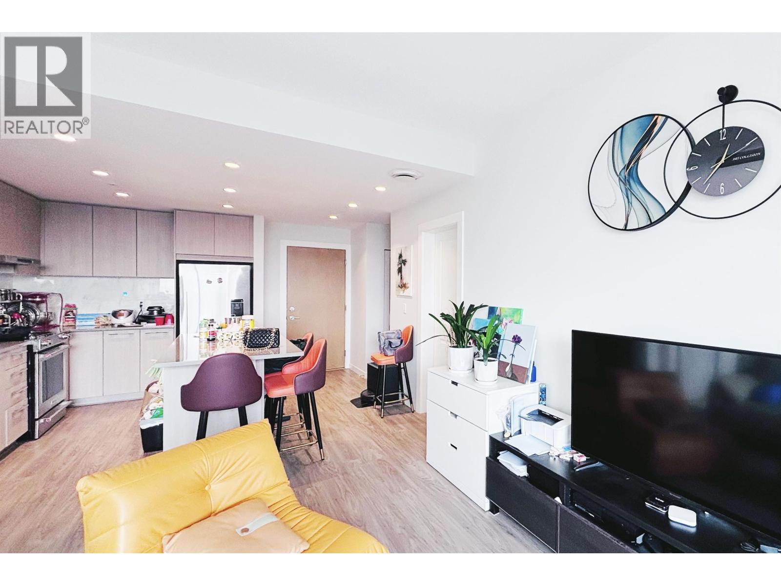 Listing Picture 5 of 29 : 411 6438 BYRNEPARK DRIVE, Burnaby / 本拿比 - 魯藝地產 Yvonne Lu Group - MLS Medallion Club Member