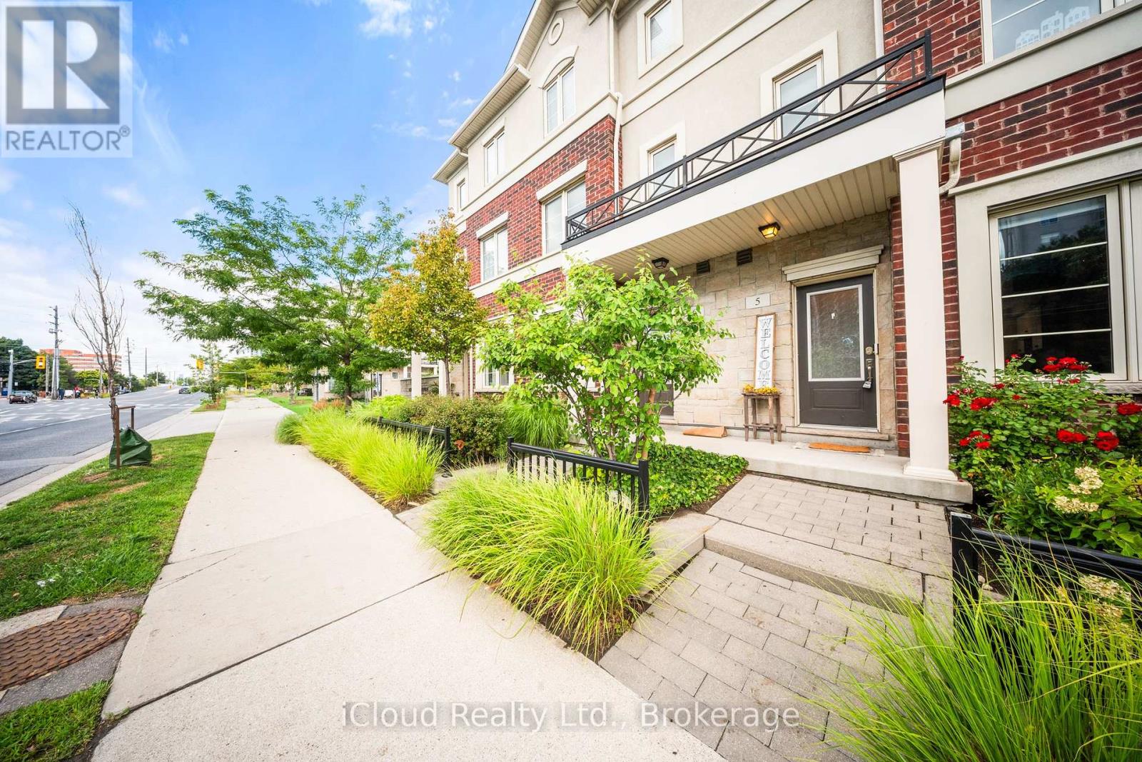 Property at 5 - 636 EVANS AVENUE image 4