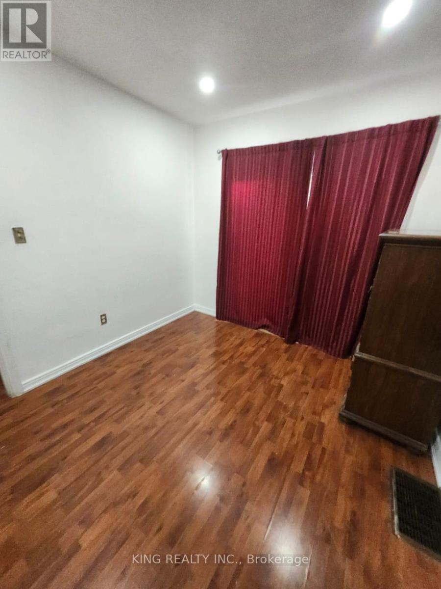 423 Spruce Street, London East, Ontario  N5W 4P2 - Photo 10 - X12361049