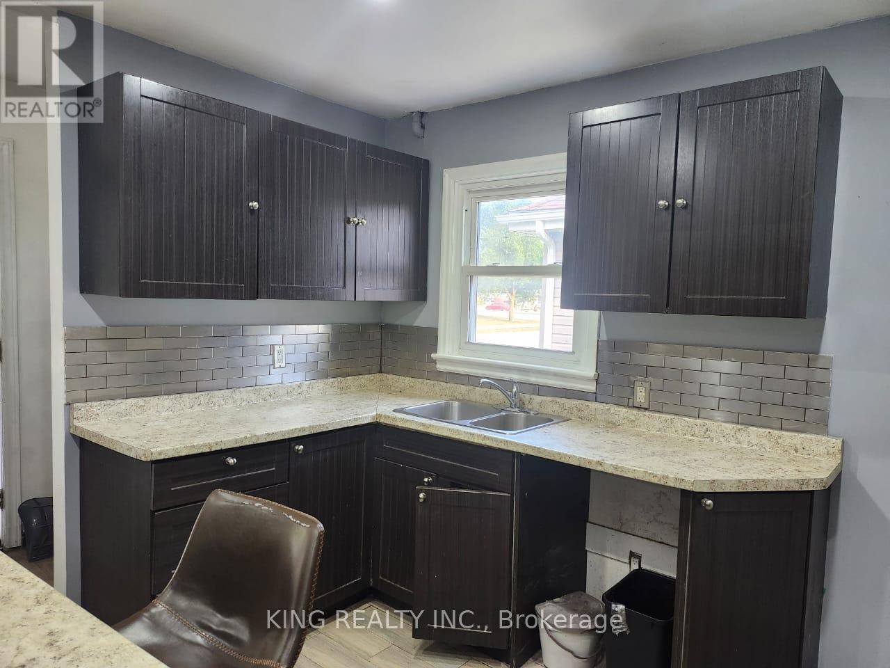 423 Spruce Street, London East, Ontario  N5W 4P2 - Photo 7 - X12361049
