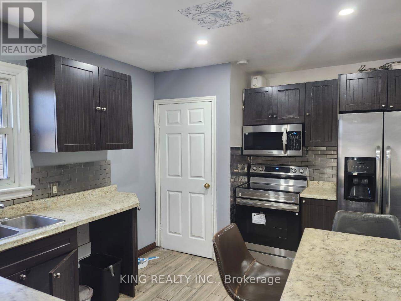 423 Spruce Street, London East, Ontario  N5W 4P2 - Photo 8 - X12361049