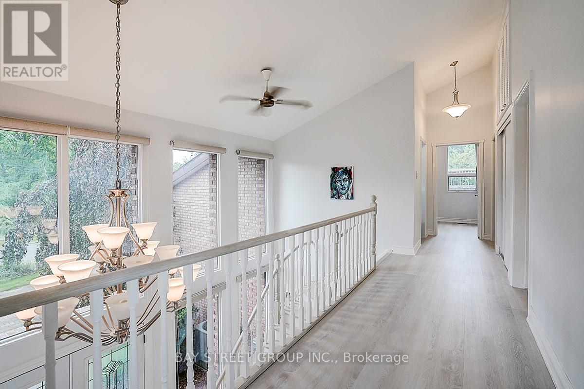 8 Waterbend Drive, Georgina (Keswick South), Ontario  L4P 2S2 - Photo 17 - N12361098