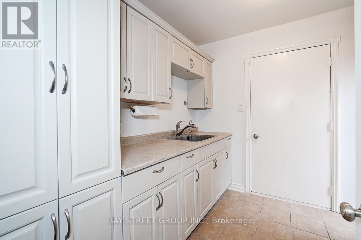 8 Waterbend Drive, Georgina (Keswick South), Ontario  L4P 2S2 - Photo 23 - N12361098