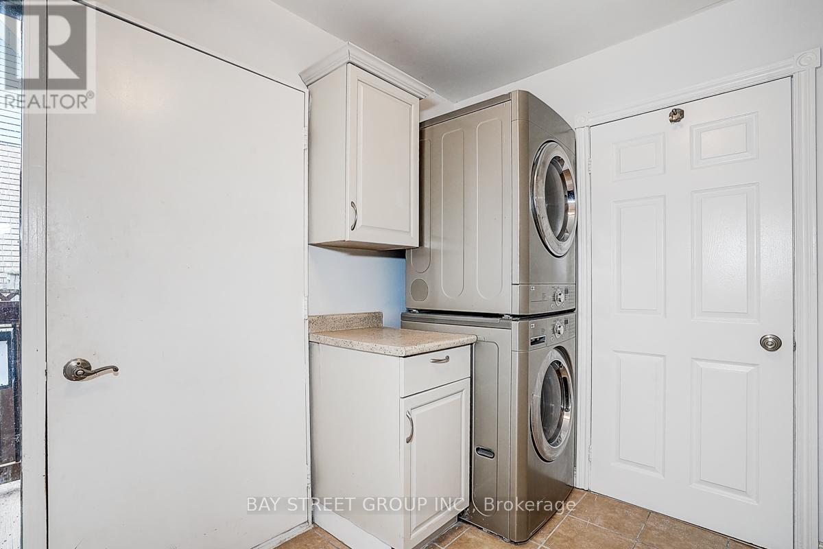 8 Waterbend Drive, Georgina (Keswick South), Ontario  L4P 2S2 - Photo 24 - N12361098