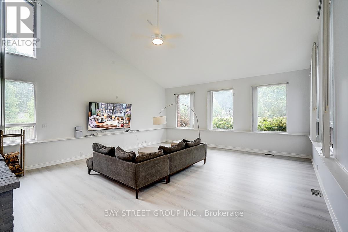 8 Waterbend Drive, Georgina (Keswick South), Ontario  L4P 2S2 - Photo 27 - N12361098