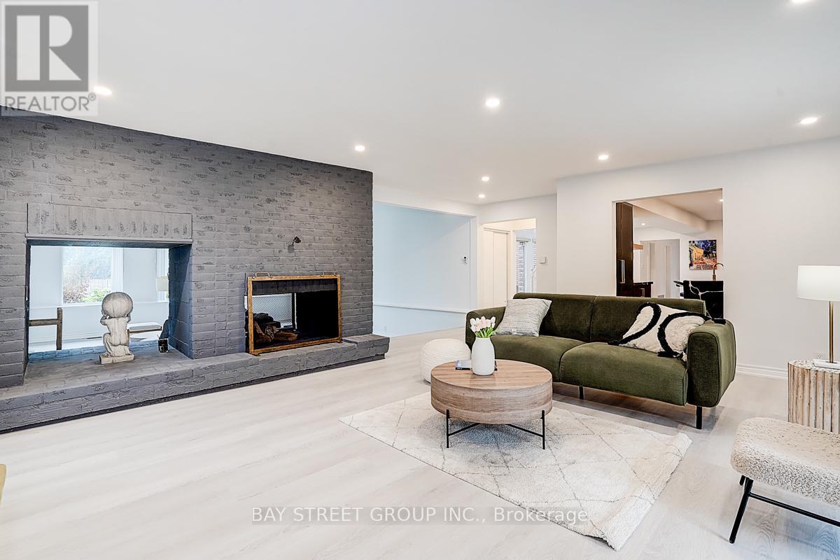 8 Waterbend Drive, Georgina (Keswick South), Ontario  L4P 2S2 - Photo 30 - N12361098