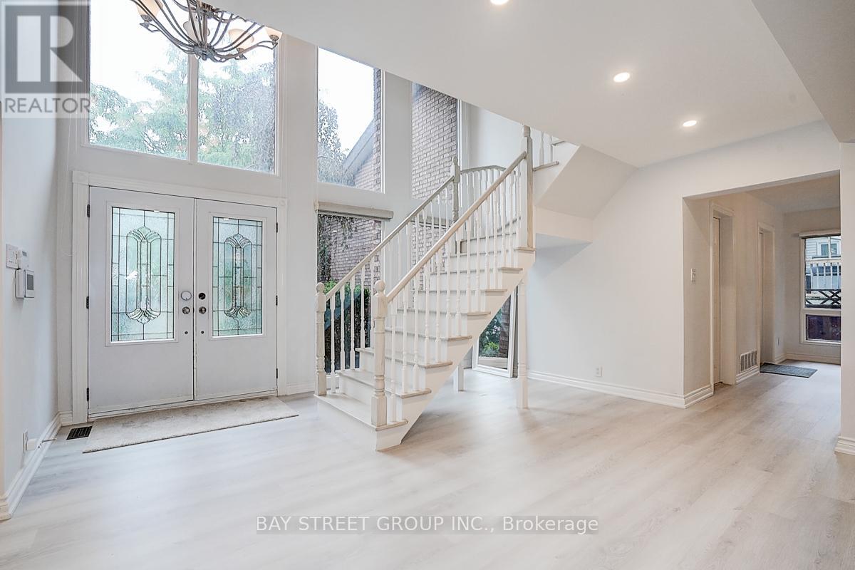 8 Waterbend Drive, Georgina (Keswick South), Ontario  L4P 2S2 - Photo 31 - N12361098