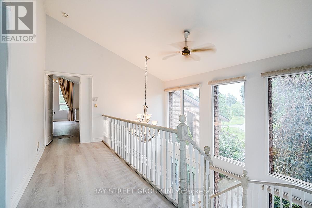 8 Waterbend Drive, Georgina (Keswick South), Ontario  L4P 2S2 - Photo 34 - N12361098