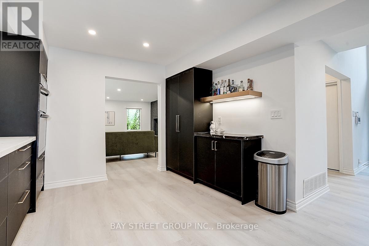 8 Waterbend Drive, Georgina (Keswick South), Ontario  L4P 2S2 - Photo 38 - N12361098