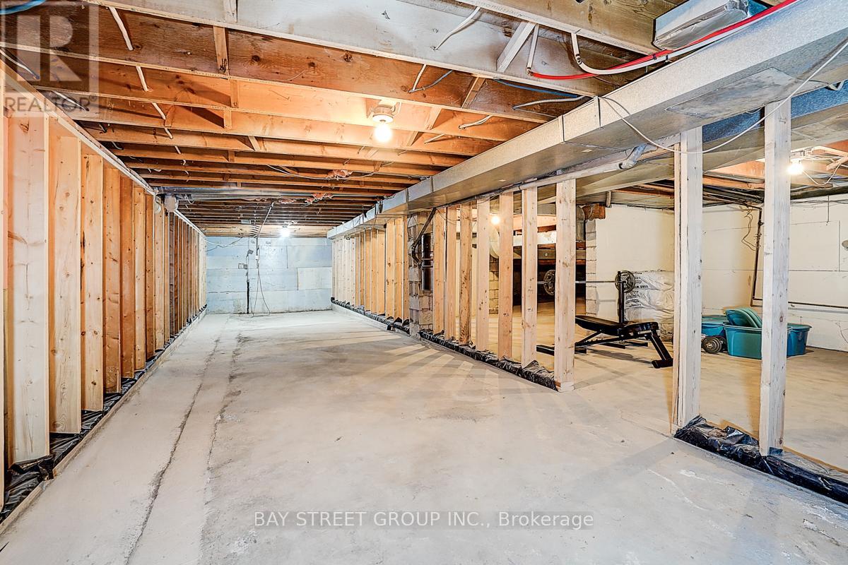 8 Waterbend Drive, Georgina (Keswick South), Ontario  L4P 2S2 - Photo 45 - N12361098