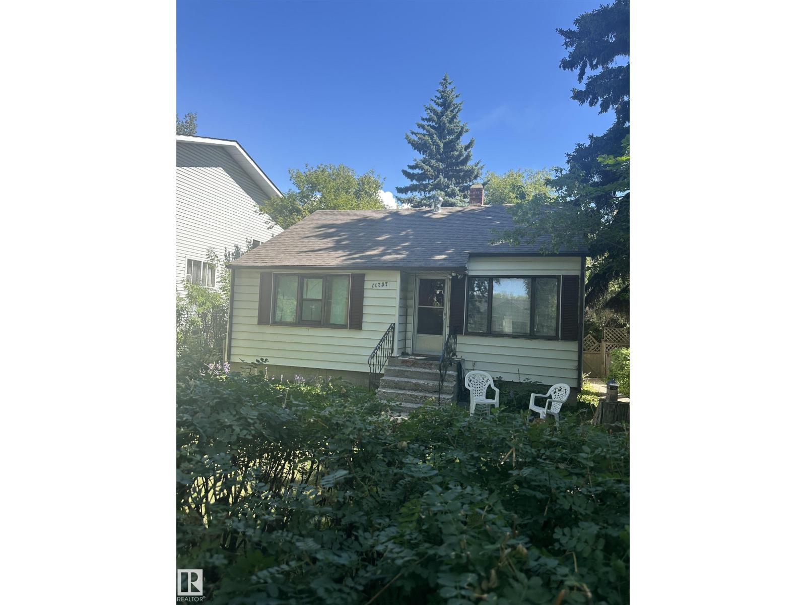 Property at 11737 125 ST NW image 2