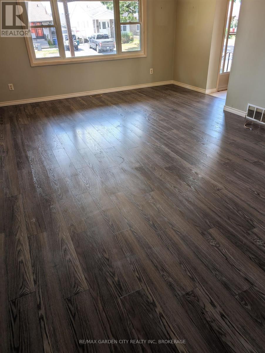 62 Allan Drive, St. Catharines, Ontario  L2N 1E9 - Photo 7 - X12361151