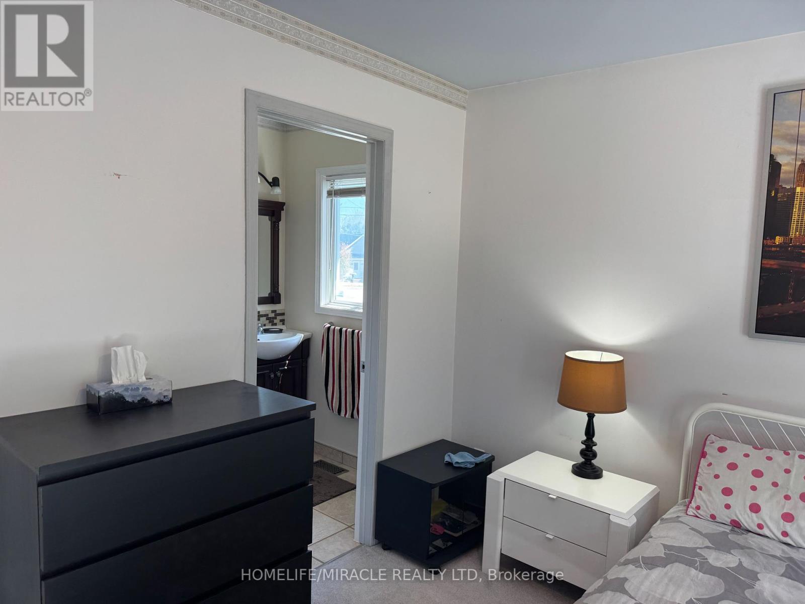 40 St. Charles Street, Belleville, Ontario  K8P 2V8 - Photo 15 - X12361117