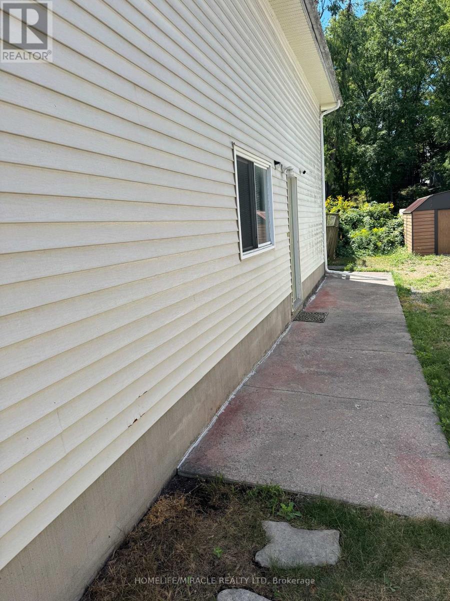 40 St. Charles Street, Belleville, Ontario  K8P 2V8 - Photo 38 - X12361117