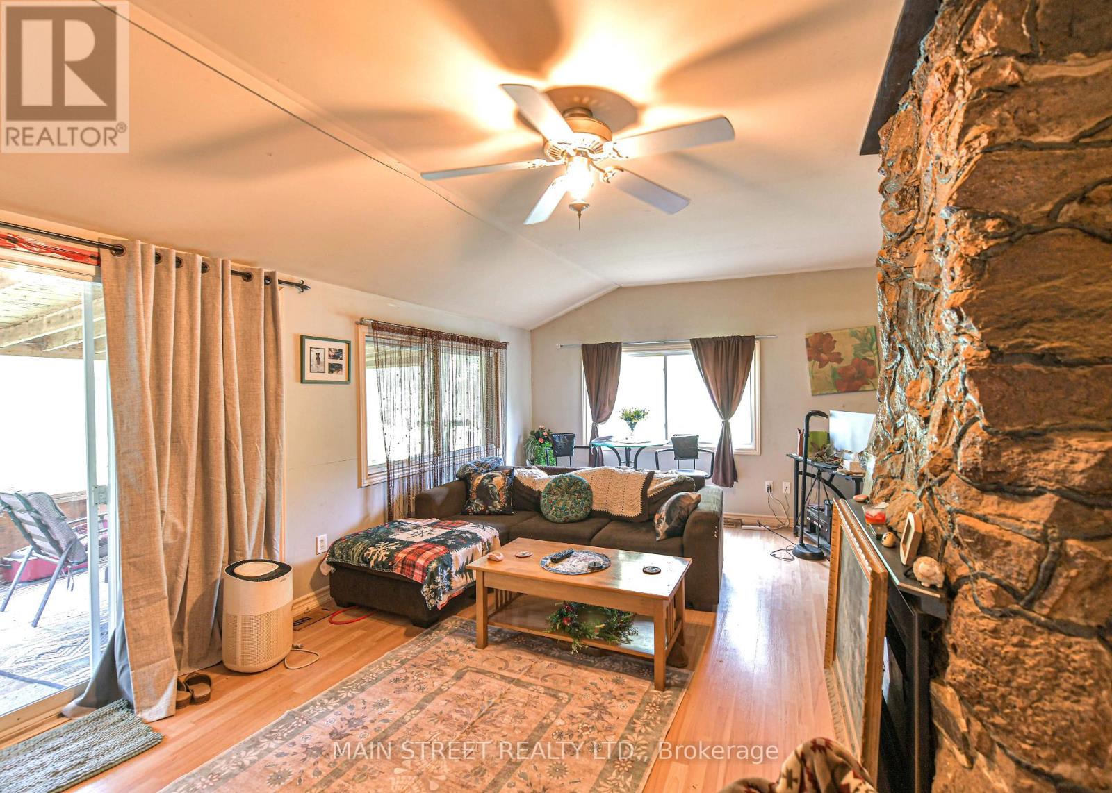 6583 Pioneer Village Lane, Ramara, Ontario  L0K 1W0 - Photo 21 - S12361149