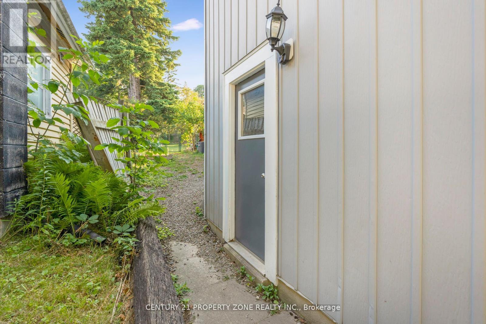 22 A John Street W, Orangeville, Ontario  L9W 2P1 - Photo 29 - W12346422