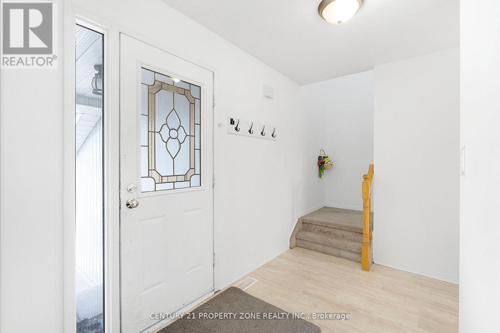 22 A John Street W, Orangeville, Ontario  L9W 2P1 - Photo 6 - W12346422