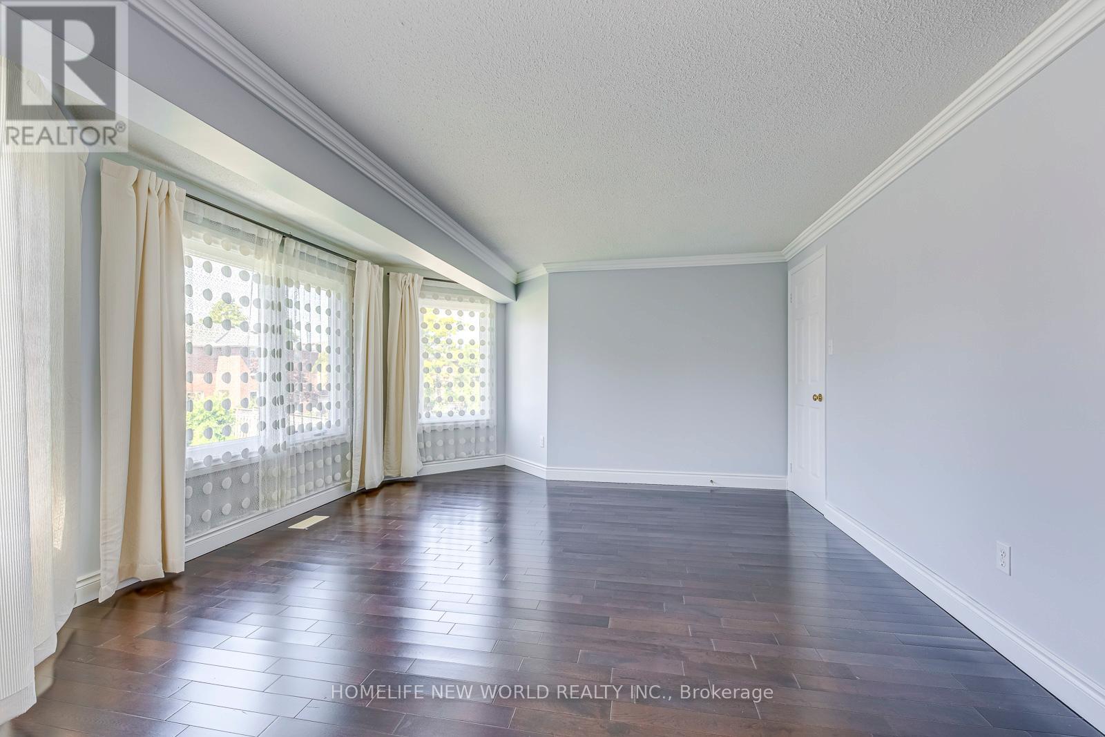 3957 Renfrew Crescent, Mississauga, Ontario  L5L 4J6 - Photo 18 - W12361144