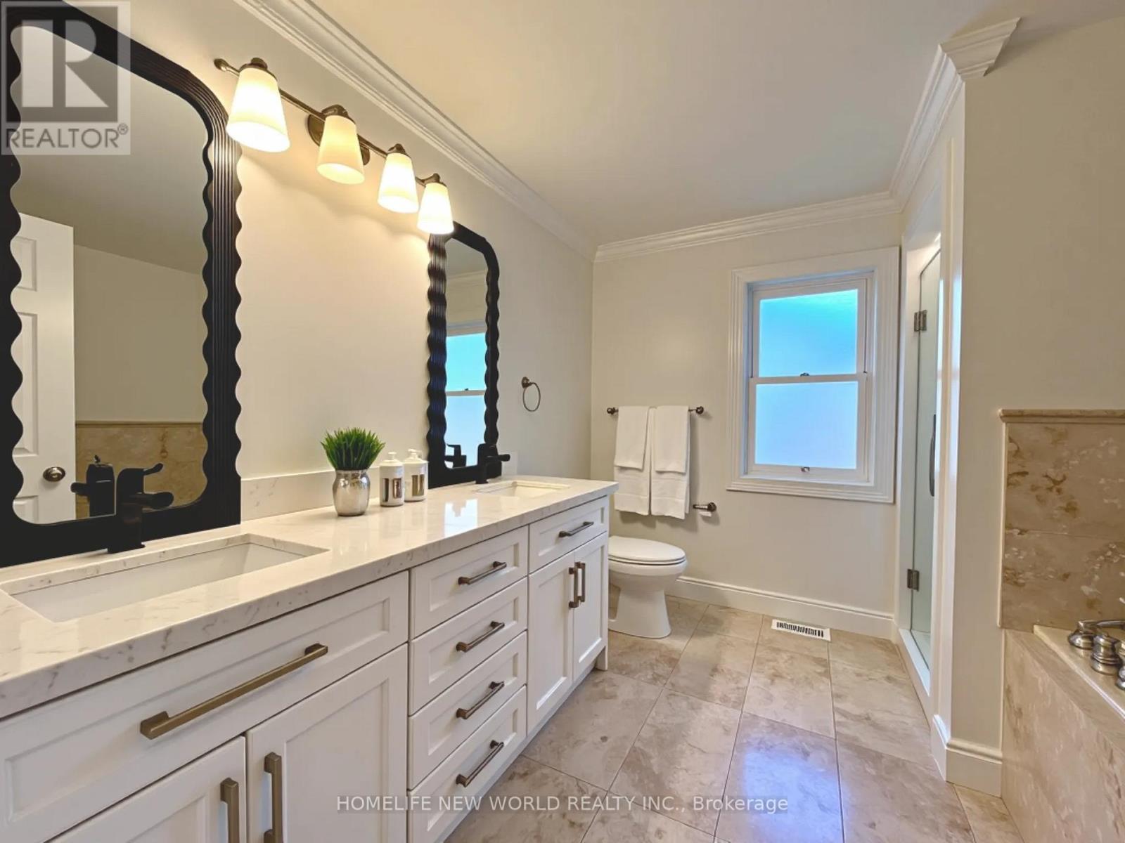 3957 Renfrew Crescent, Mississauga, Ontario  L5L 4J6 - Photo 20 - W12361144