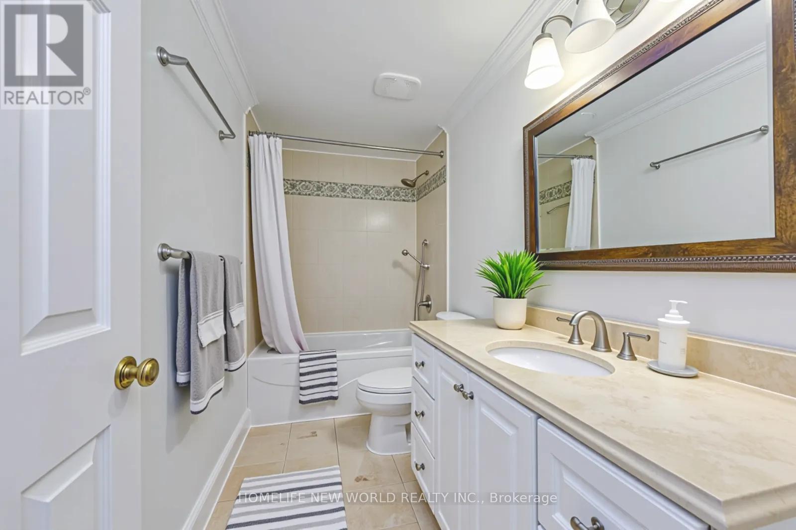 3957 Renfrew Crescent, Mississauga, Ontario  L5L 4J6 - Photo 25 - W12361144