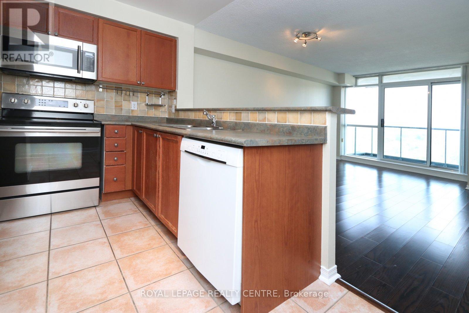 1604 - 15 Michael Power Place, Toronto, Ontario  M9A 5G4 - Photo 10 - W12361150