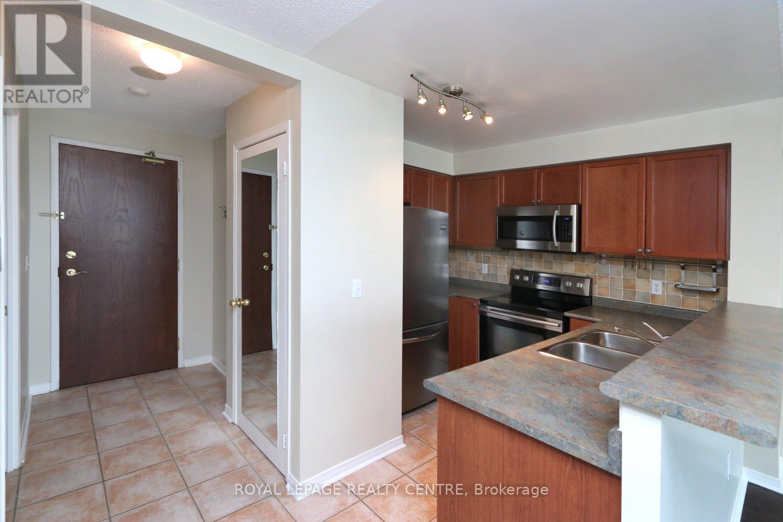 1604 - 15 Michael Power Place, Toronto, Ontario  M9A 5G4 - Photo 6 - W12361150