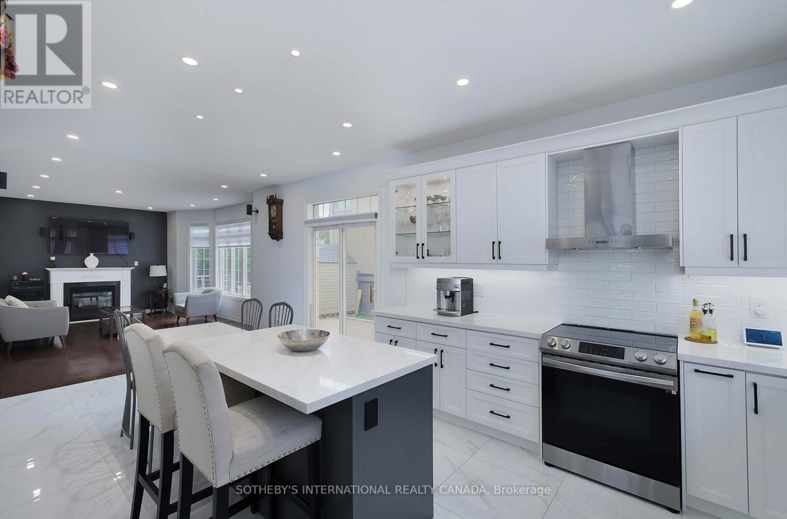 107 Saint Francis Avenue, Vaughan, Ontario  L4H 2A3 - Photo 11 - N12297369