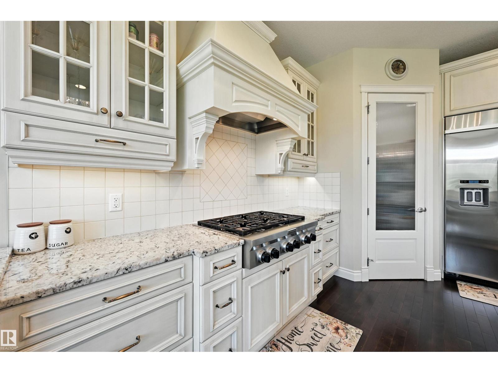 Property at 631 HOWATT DR SW image 3