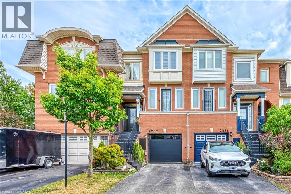 2237 Prescott Place, Burlington, Ontario  L7L 6L3 - Photo 1 - 40762985