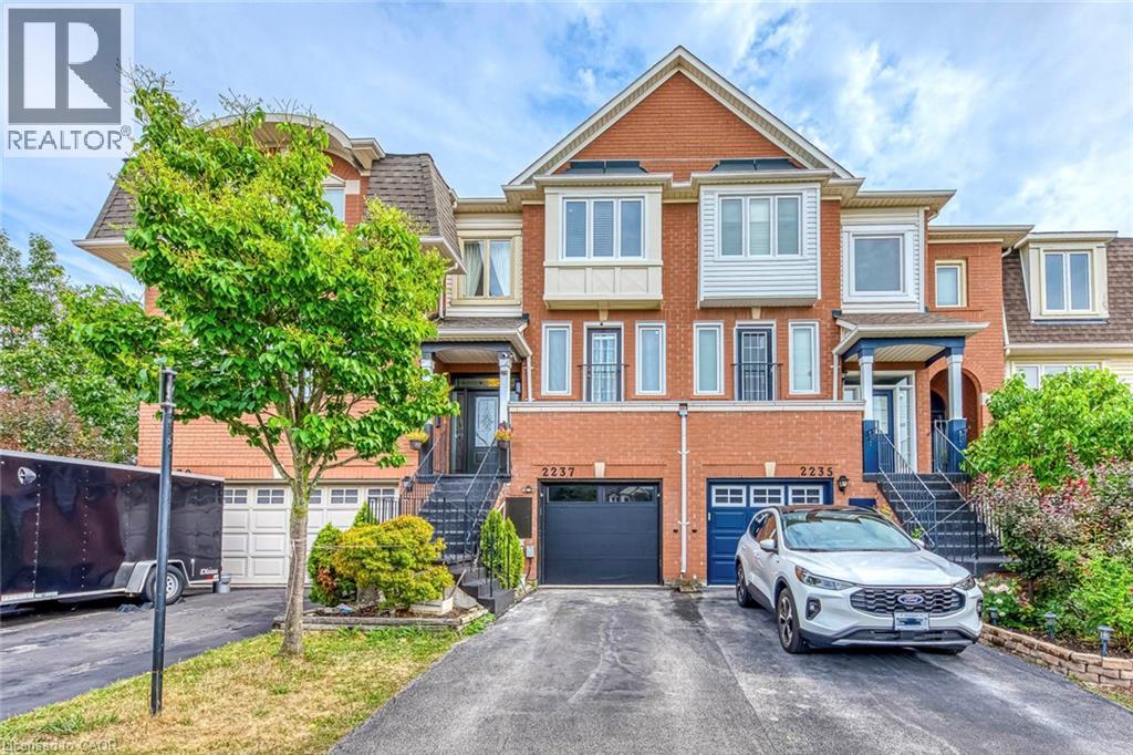 2237 Prescott Place, Burlington, Ontario  L7L 6L3 - Photo 2 - 40762985