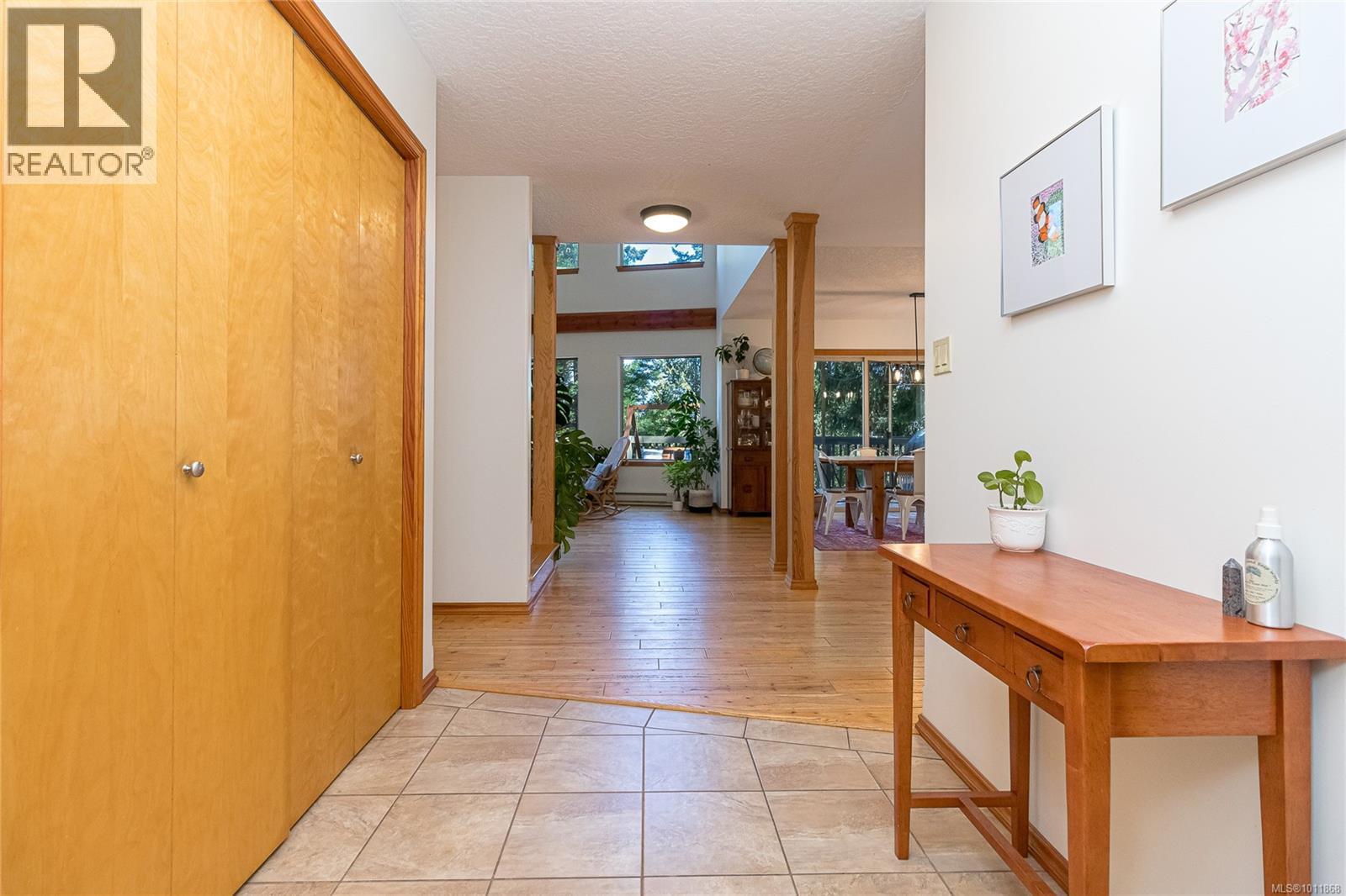 Property at 1607 Covey Run Rd image 4