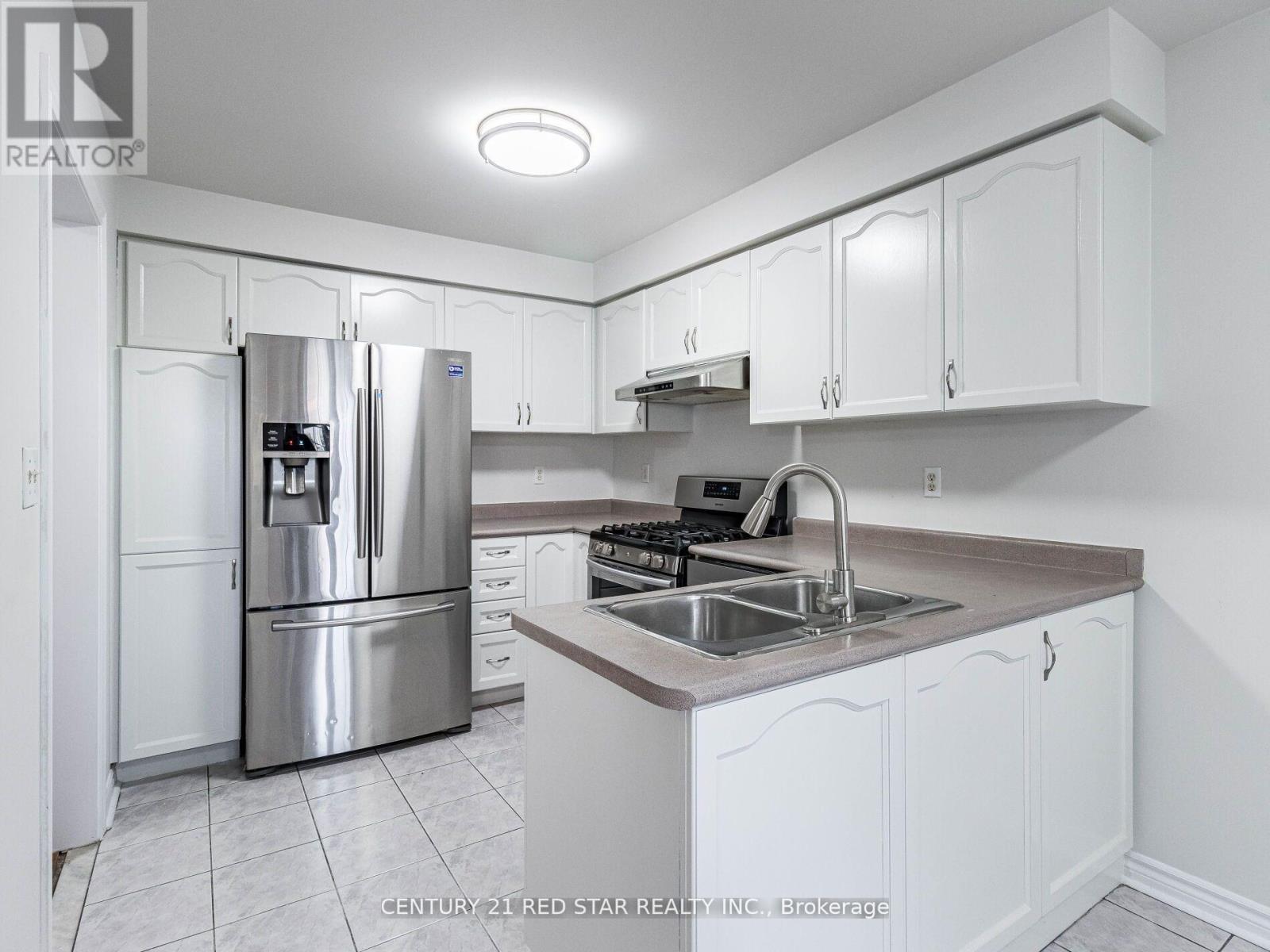 95 Yellow Brick Road, Brampton, Ontario  L6V 4K7 - Photo 17 - W12361176