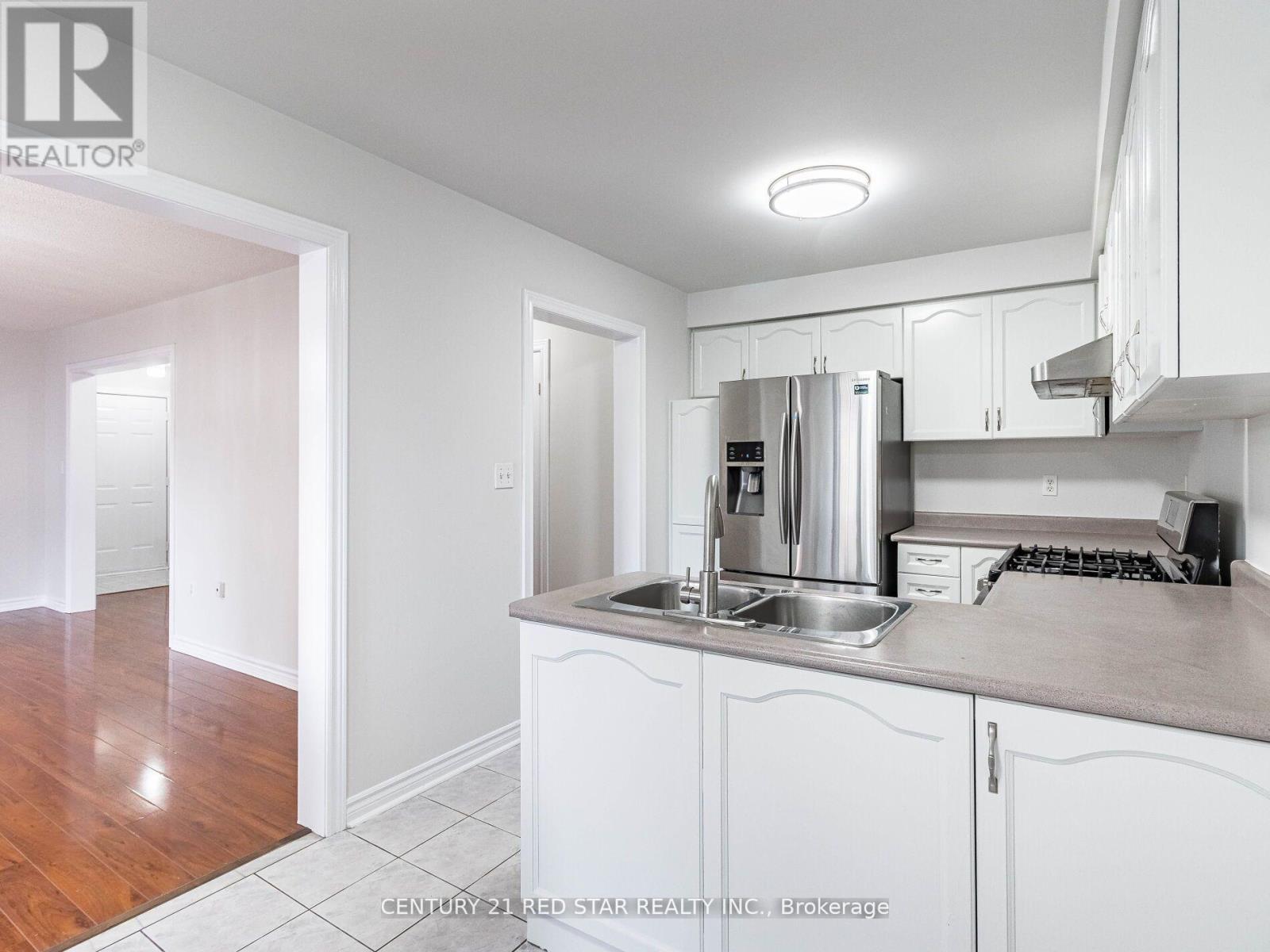 95 Yellow Brick Road, Brampton, Ontario  L6V 4K7 - Photo 18 - W12361176