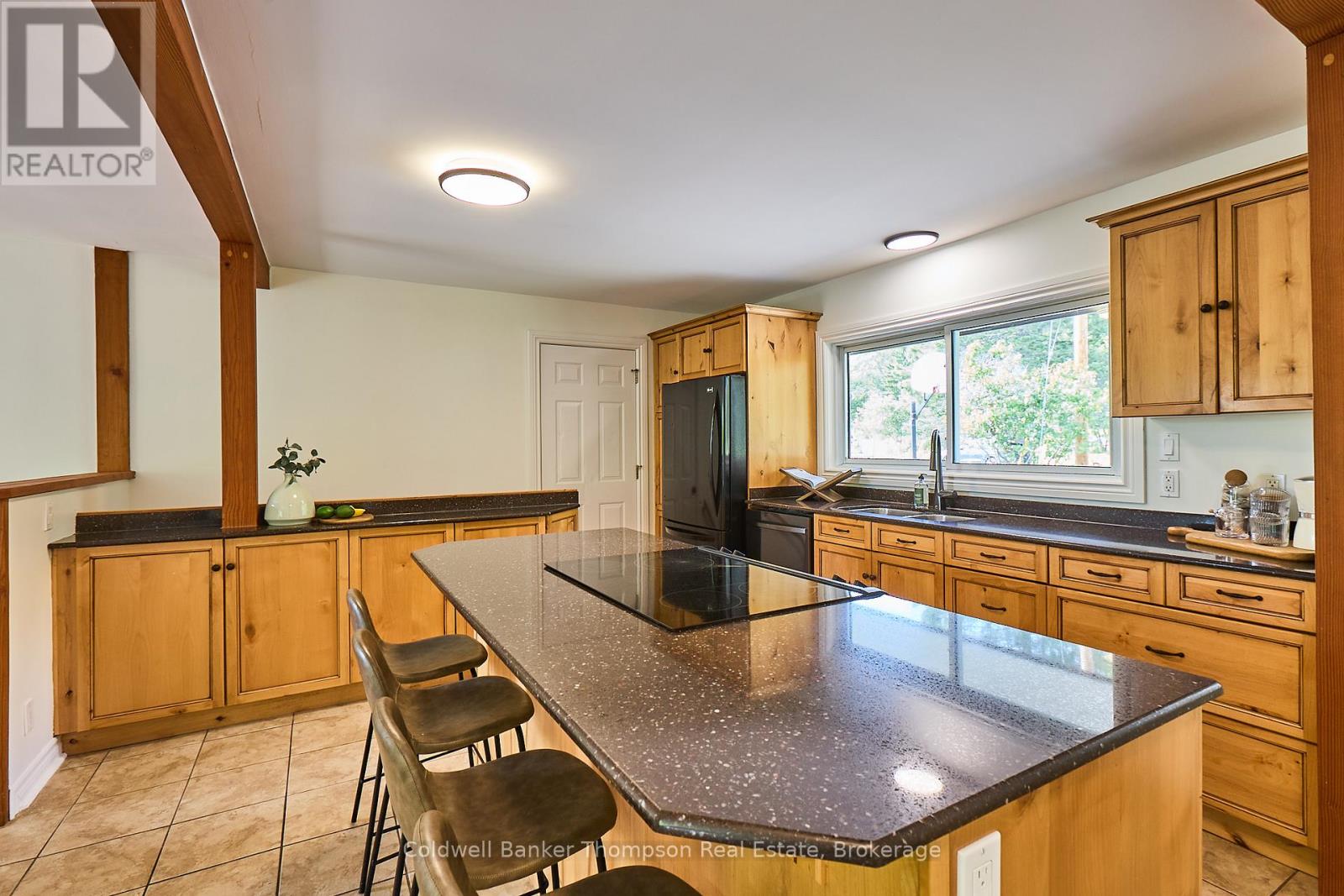 109 Riverside Drive, Huntsville, Ontario  P1H 1R6 - Photo 9 - X12361202