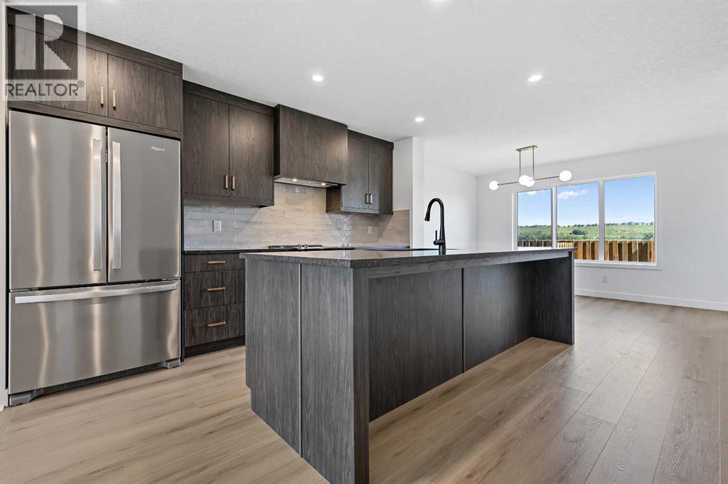 Property at 894 Wolf Willow Boulevard SE image