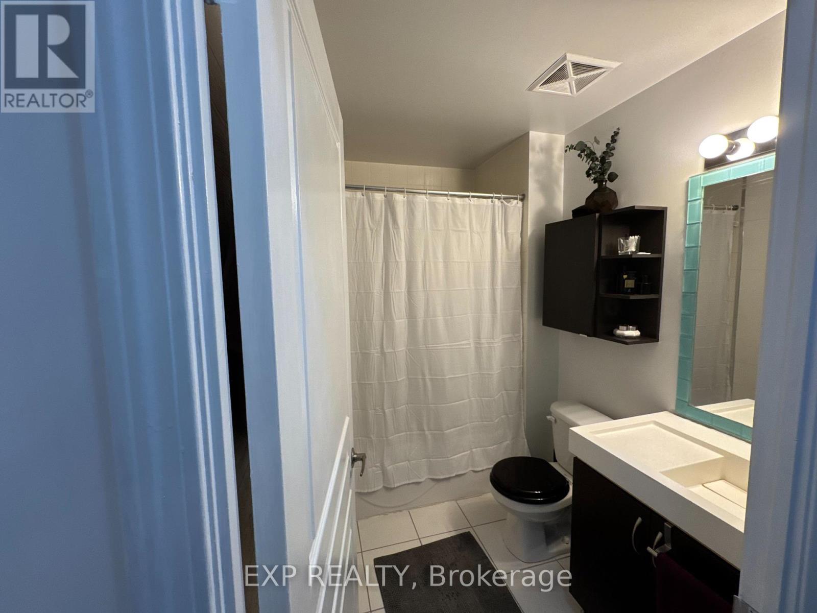 201 - 2230 Lake Shore Boulevard W, Toronto, Ontario  M8V 0B2 - Photo 10 - W12249117