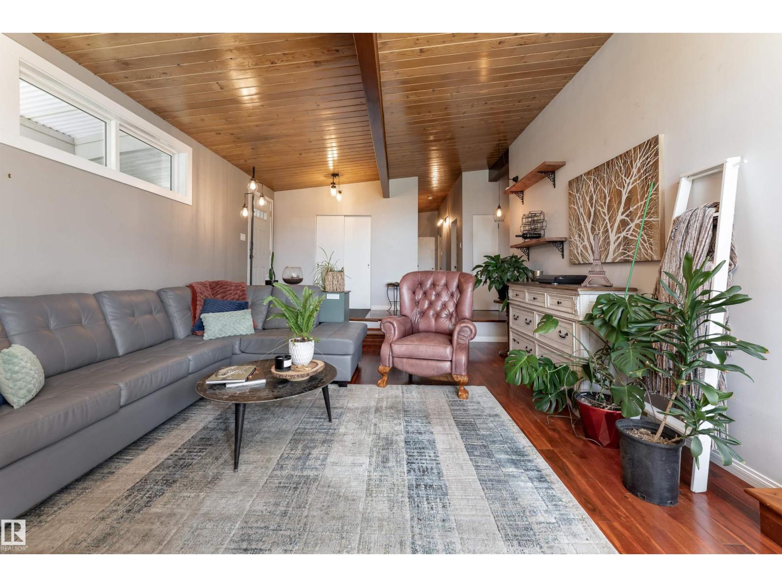 Property at 6004 102 AV NW image 2