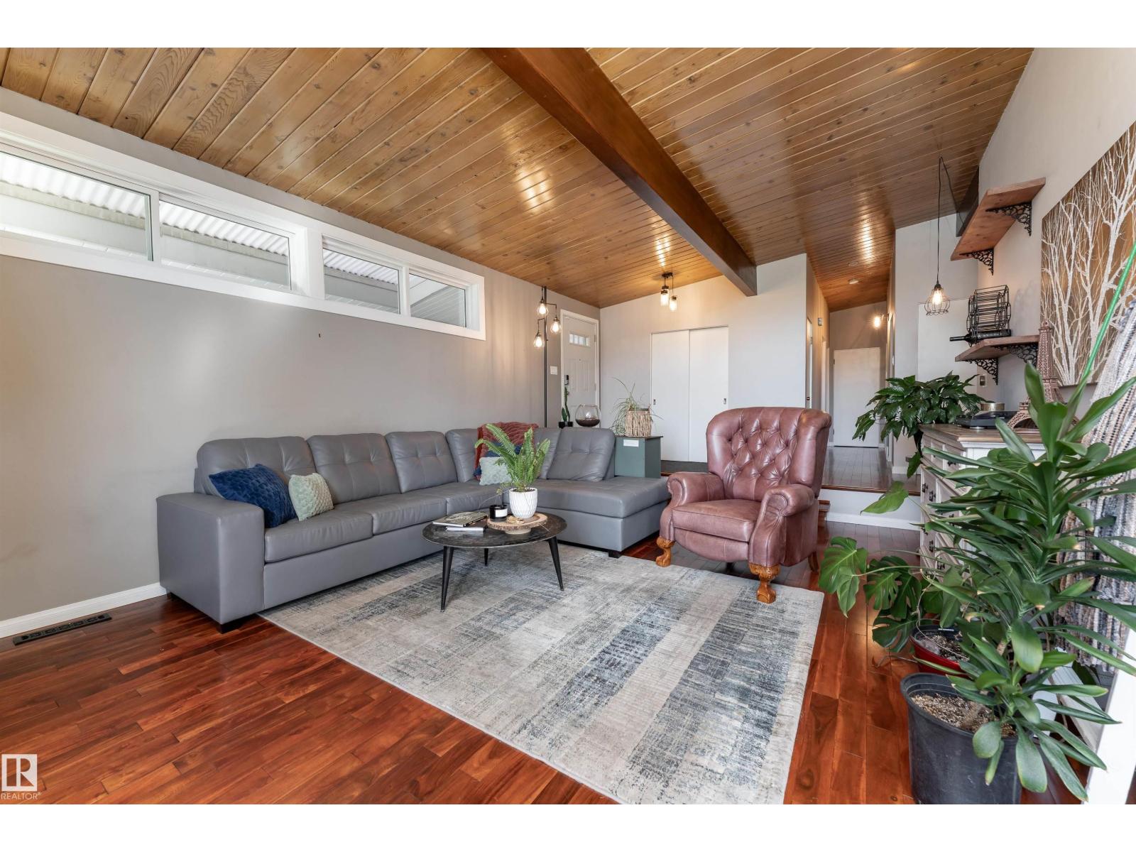 Property at 6004 102 AV NW image 3