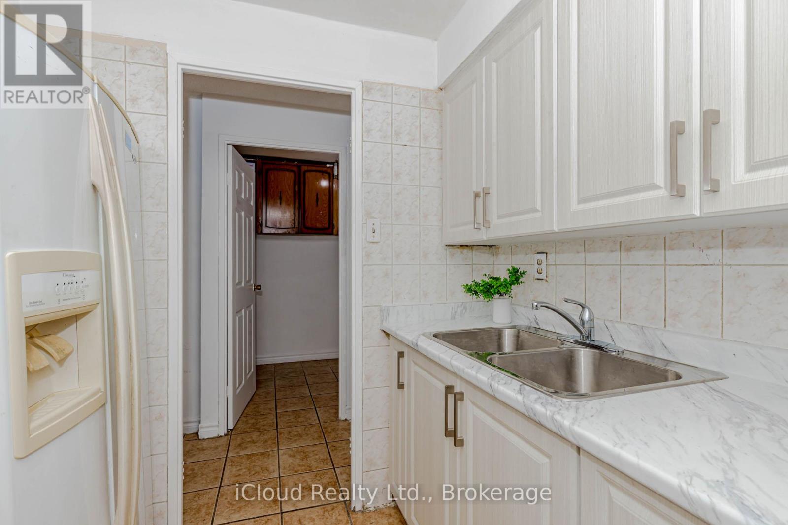 103 - 3555 Derry Road E, Mississauga, Ontario  L4T 1B2 - Photo 24 - W12361224