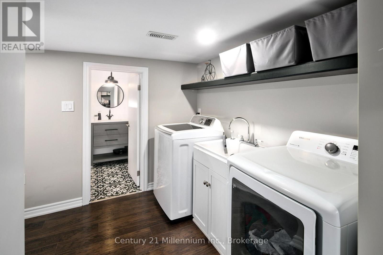 5 Bells Park Road, Wasaga Beach, Ontario  L9Z 2X2 - Photo 25 - S12361253